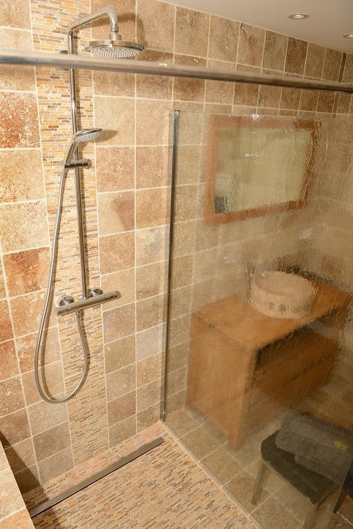 Mas De Carabelle Bed and Breakfast La Roque-Alric Kamer foto