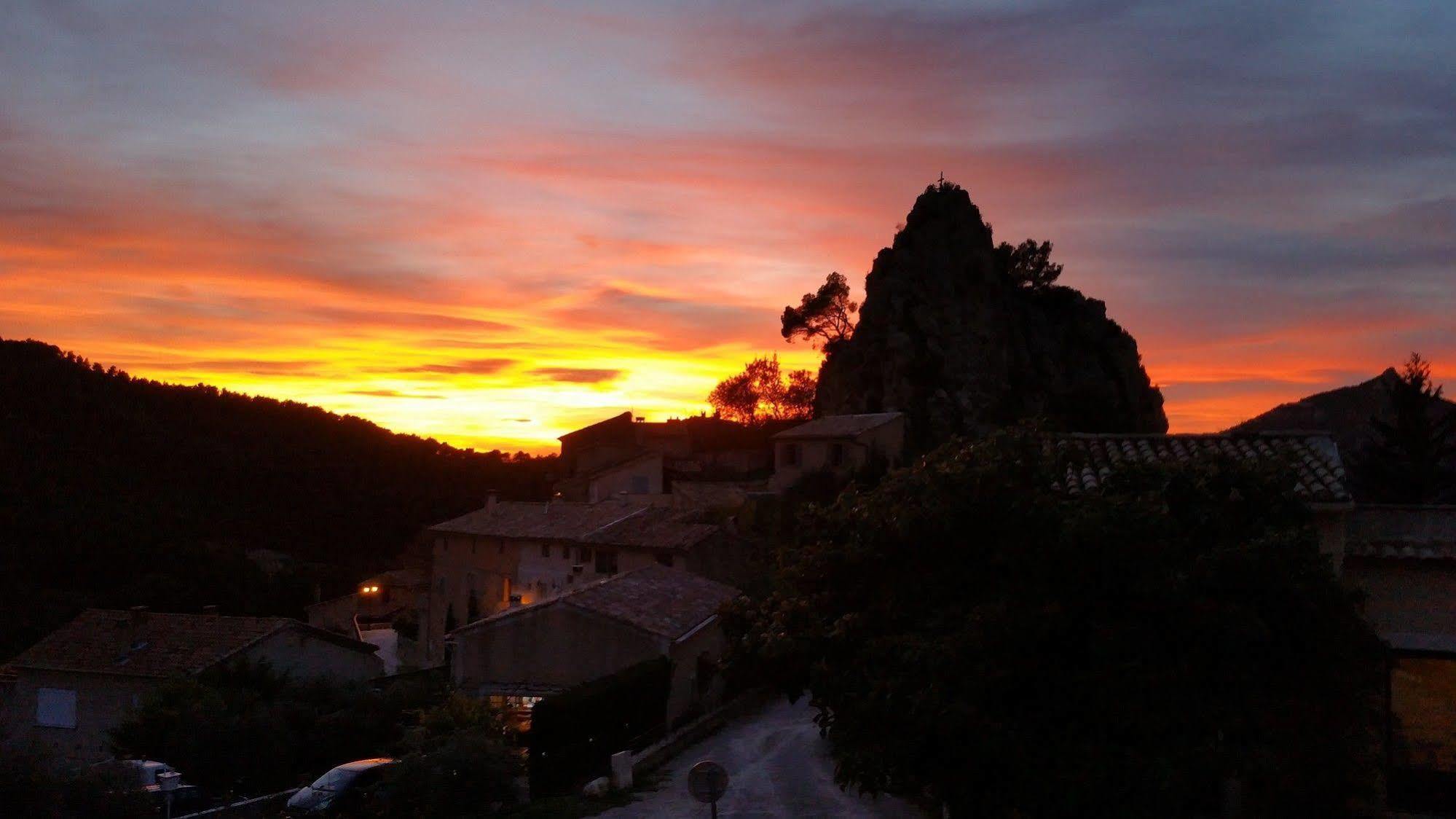 Mas De Carabelle Bed and Breakfast La Roque-Alric Buitenkant foto